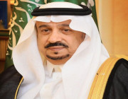 أمير الرياض يؤدي صلاة الميت على والدة الأمير نواف بن مساعد بن عبدالعزيز