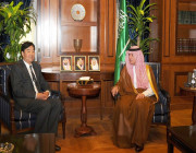 وزير الدولة للشؤون الخارجية يستقبل المبعوث الصيني الخاص للشرق الأوسط