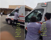 بالفيديو | مريض يسرق سيارة إسعاف