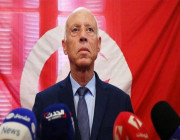 الرئيس التونسي يعفي وزيري الدفاع والعدل من منصبيهما .. التفاصيل هنا !!
