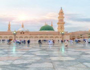 أداء الصلاة في المسجد النبوي دون تصريح .. التفاصيل هنا !!