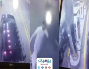 فيديو: مواطنة تحبط محاولة سرقة سيارة زوجها في محطة وقود بالخبر