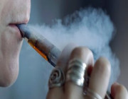 مركز أبحاث أمريكى يتوصل لمادتين بالسجائر الإلكترونية تسببان الوفاة