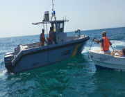 إنقاذ مواطنين تعرض قاربهما للعطل في عرض البحر .. التفاصيل هنا !!