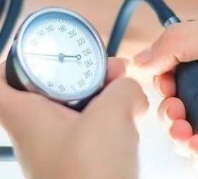كيف يؤثر ارتفاع ضغط الدم على النساء؟ .. التفاصيل هنا !!