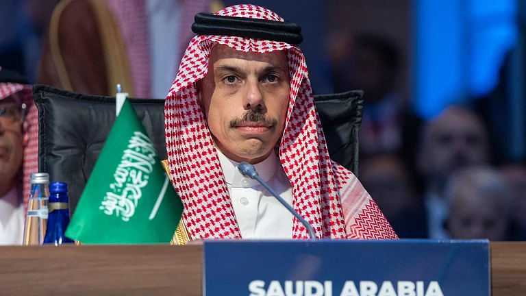 المملكة وفرنسا تؤمنان تحويل 300 مليون دولار لدعم الفلسطينيين في غزة والضفة